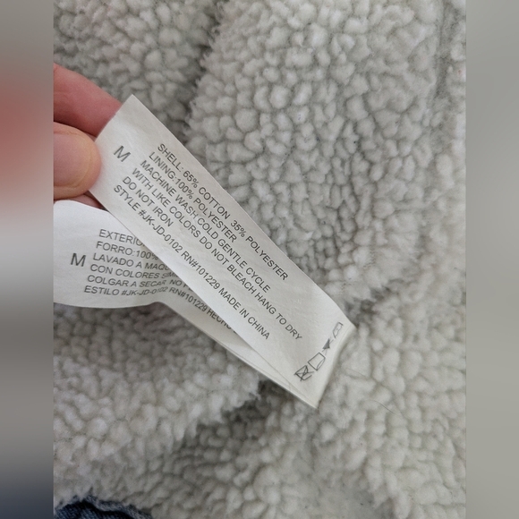 Ashley Vintage Charm Sherpa Lined Distressed Button Up Denim Jean Jacket Medium - Picture 6 of 6